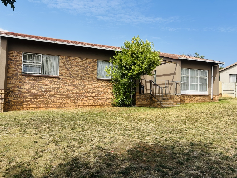 3 Bedroom Property for Sale in Fochville Gauteng