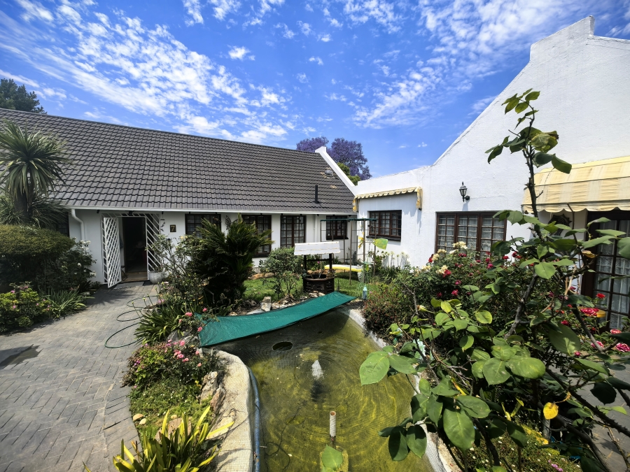 3 Bedroom Property for Sale in Hurlingham Manor Gauteng