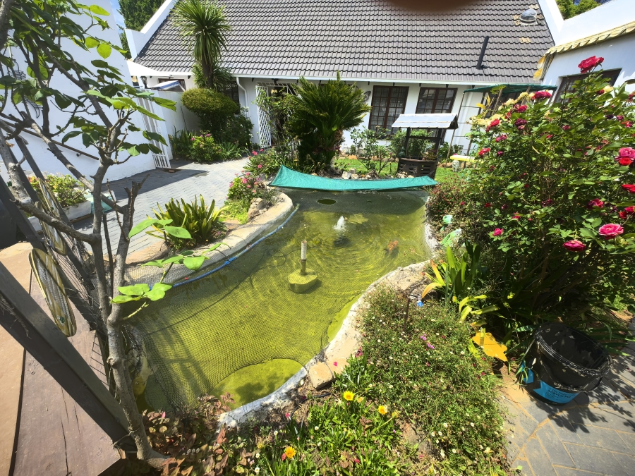 3 Bedroom Property for Sale in Hurlingham Manor Gauteng