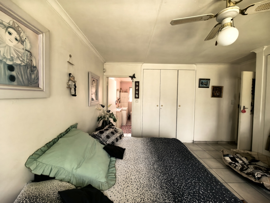 3 Bedroom Property for Sale in Hurlingham Manor Gauteng