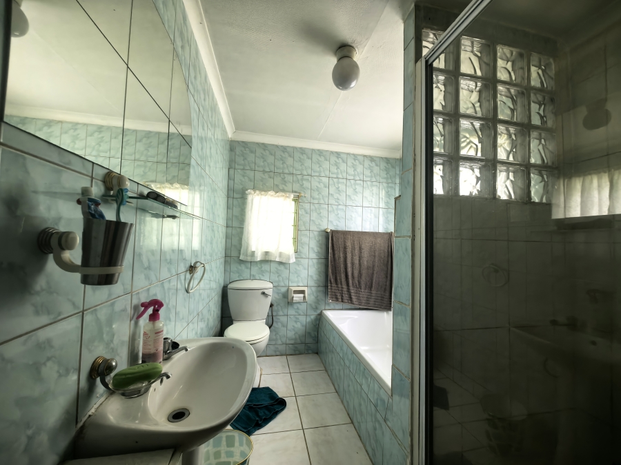 3 Bedroom Property for Sale in Hurlingham Manor Gauteng