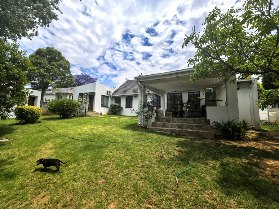 3 Bedroom Property for Sale in Hurlingham Manor Gauteng