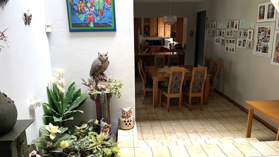 5 Bedroom Property for Sale in Magalieskruin Gauteng