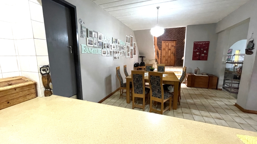5 Bedroom Property for Sale in Magalieskruin Gauteng