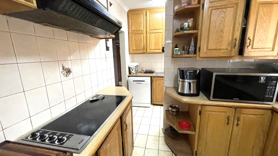 5 Bedroom Property for Sale in Magalieskruin Gauteng