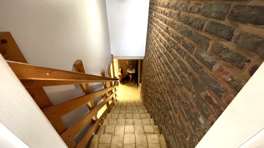 5 Bedroom Property for Sale in Magalieskruin Gauteng