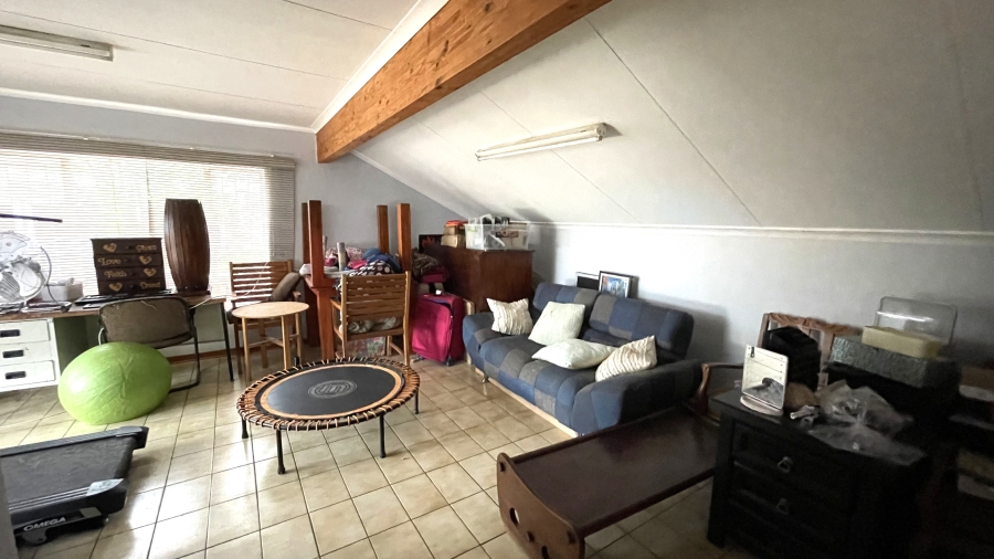 5 Bedroom Property for Sale in Magalieskruin Gauteng