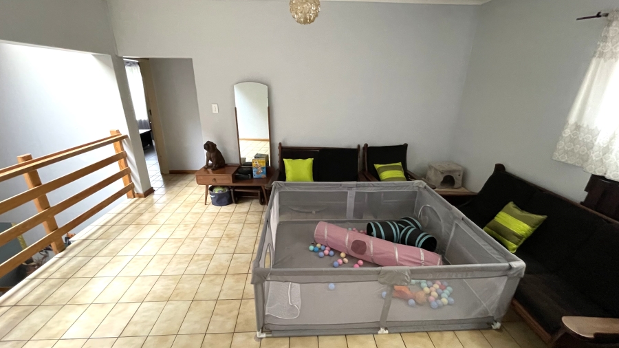 5 Bedroom Property for Sale in Magalieskruin Gauteng