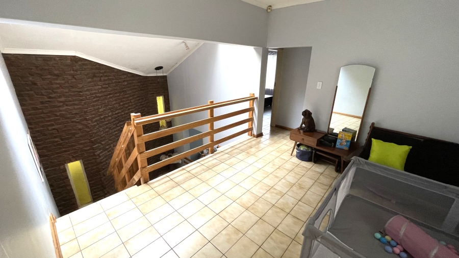 5 Bedroom Property for Sale in Magalieskruin Gauteng