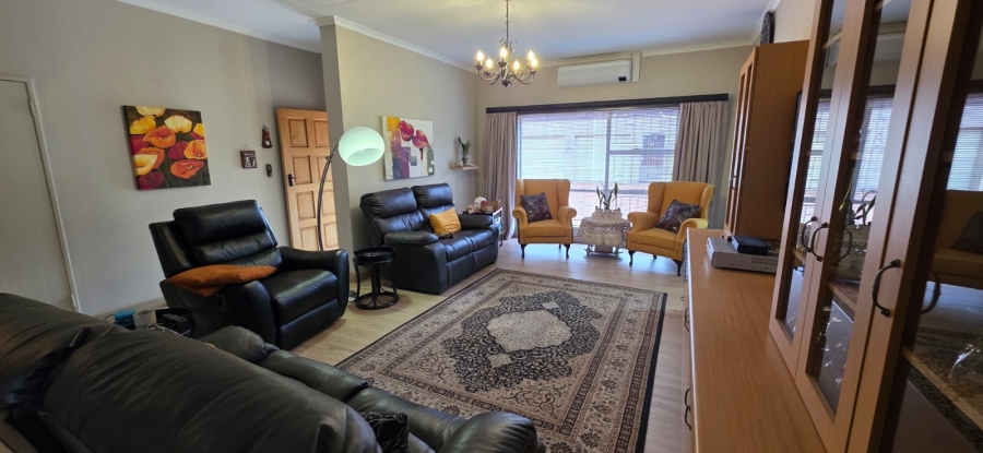 3 Bedroom Property for Sale in Vanderbijlpark SE 2 Gauteng