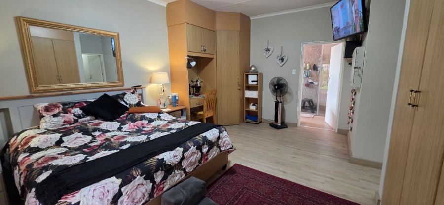 3 Bedroom Property for Sale in Vanderbijlpark SE 2 Gauteng