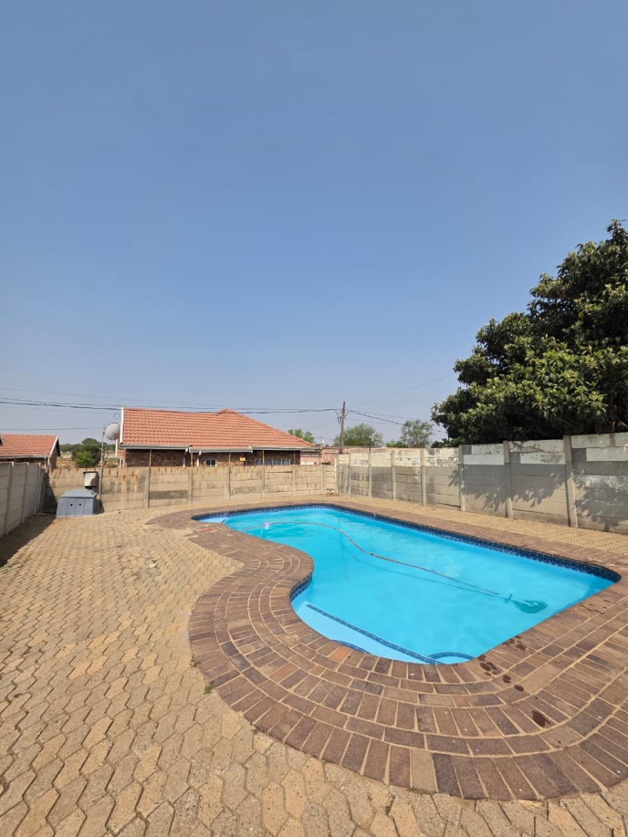 3 Bedroom Property for Sale in Noycedale Gauteng