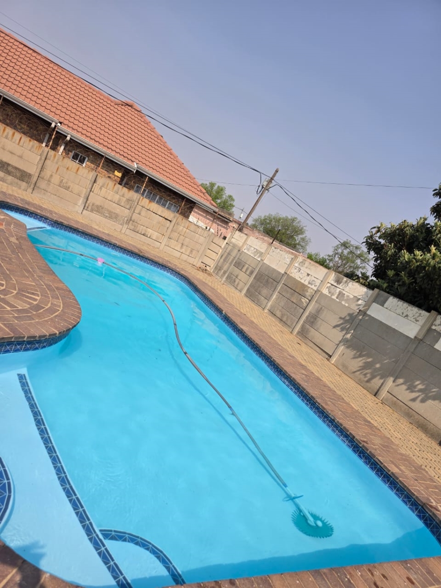 3 Bedroom Property for Sale in Noycedale Gauteng