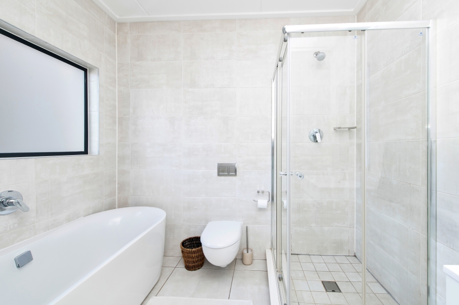 3 Bedroom Property for Sale in Waterfall Gauteng