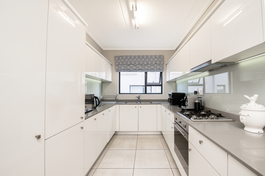 3 Bedroom Property for Sale in Waterfall Gauteng