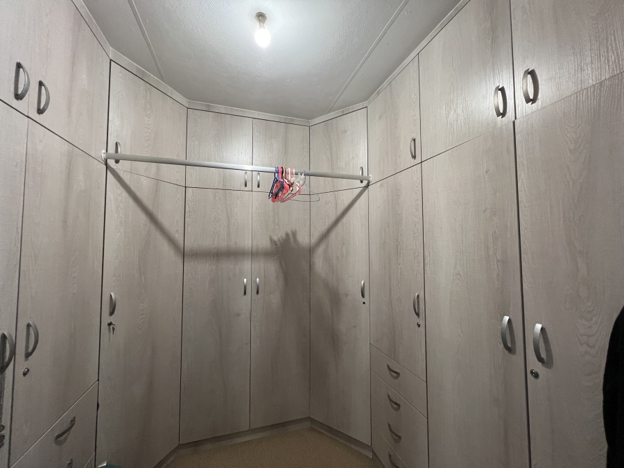 23 Bedroom Property for Sale in Hekpoort Gauteng