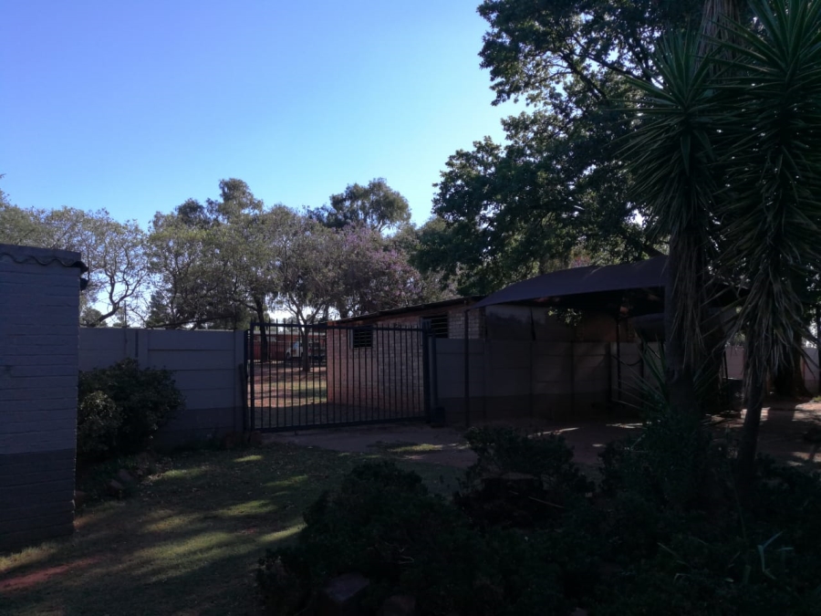 23 Bedroom Property for Sale in Hekpoort Gauteng