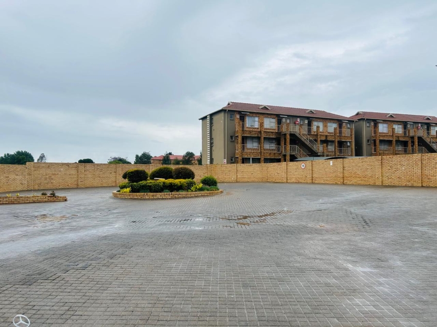 2 Bedroom Property for Sale in Greenhills Gauteng