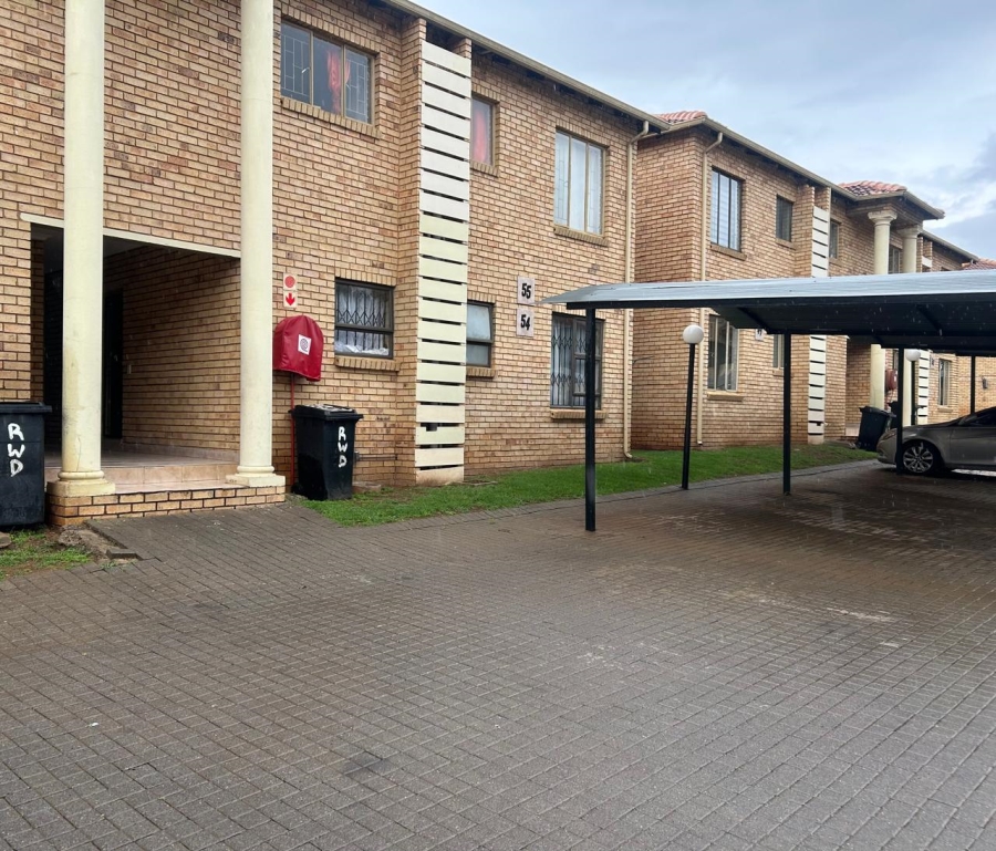 2 Bedroom Property for Sale in Greenhills Gauteng