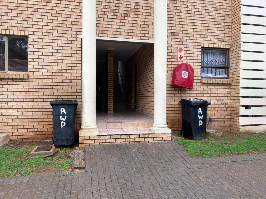2 Bedroom Property for Sale in Greenhills Gauteng