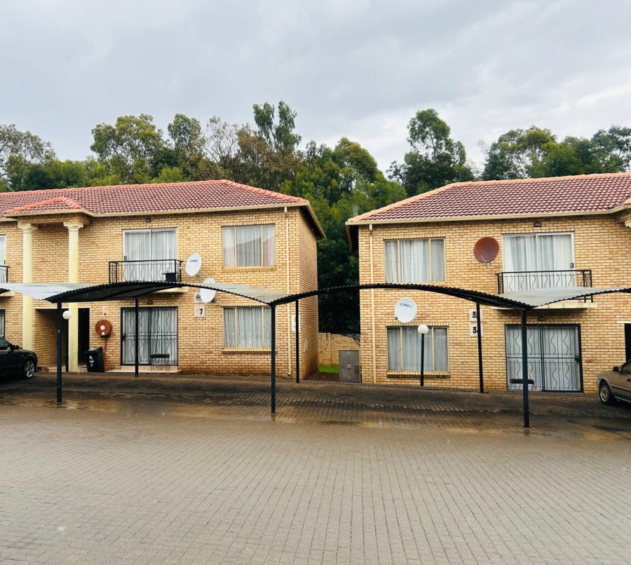2 Bedroom Property for Sale in Greenhills Gauteng