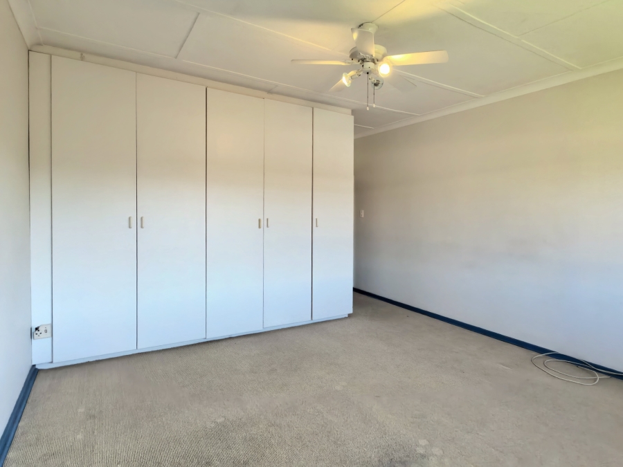 2 Bedroom Property for Sale in Linden Gauteng