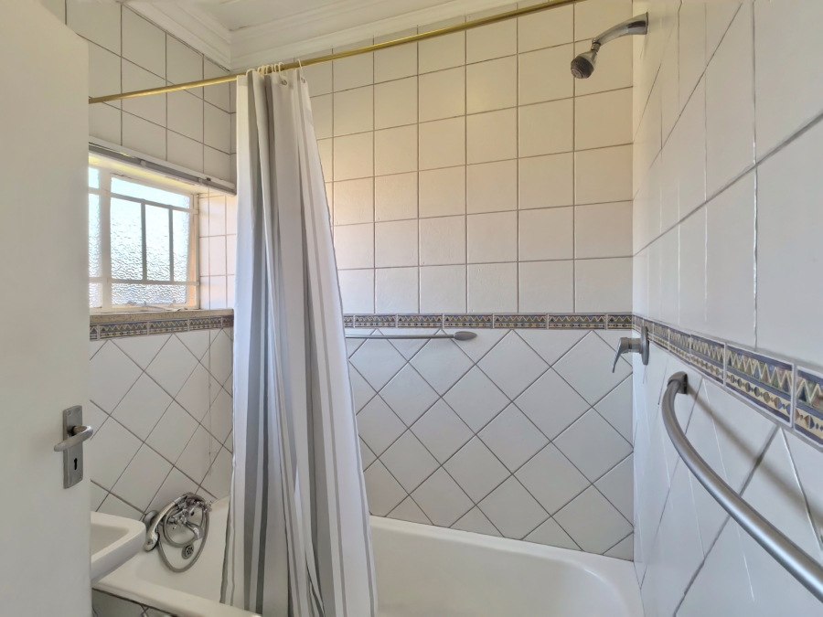 2 Bedroom Property for Sale in Linden Gauteng