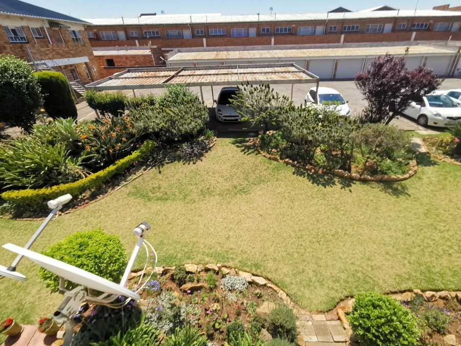 2 Bedroom Property for Sale in Linden Gauteng