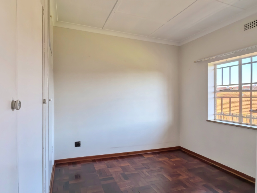 2 Bedroom Property for Sale in Linden Gauteng