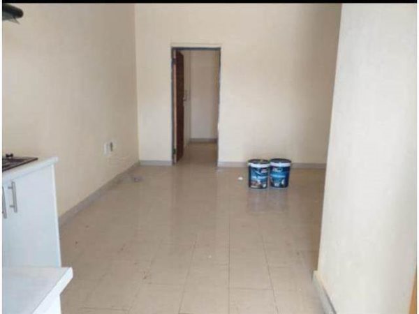 To Let 1 Bedroom Property for Rent in Rosettenville Gauteng