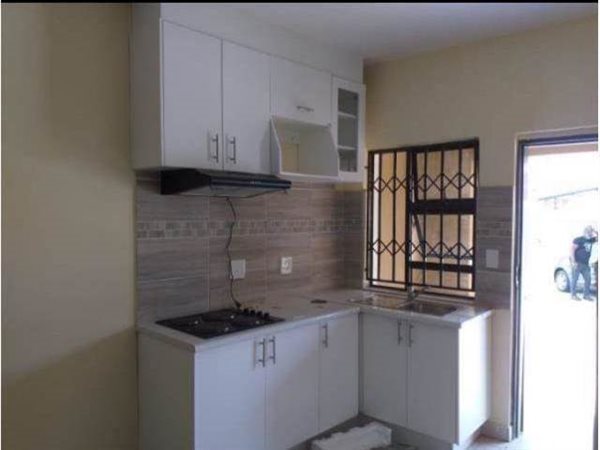 To Let 1 Bedroom Property for Rent in Rosettenville Gauteng