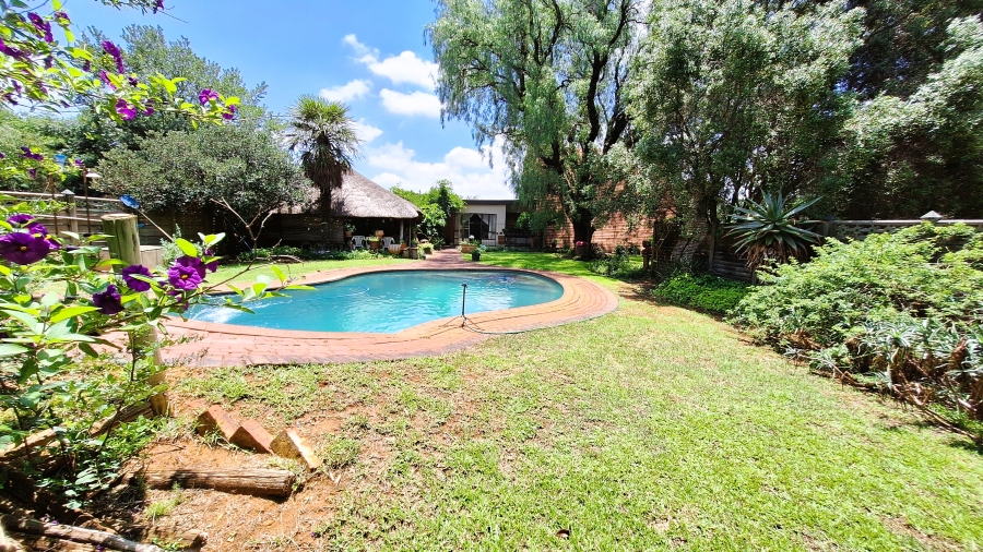 4 Bedroom Property for Sale in Theoville Gauteng