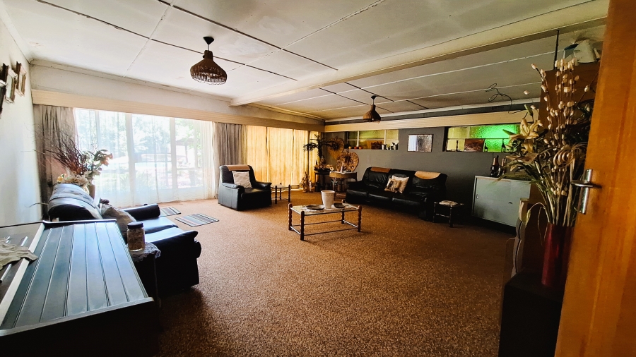 4 Bedroom Property for Sale in Theoville Gauteng