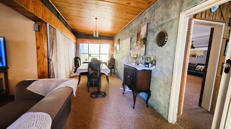 4 Bedroom Property for Sale in Theoville Gauteng