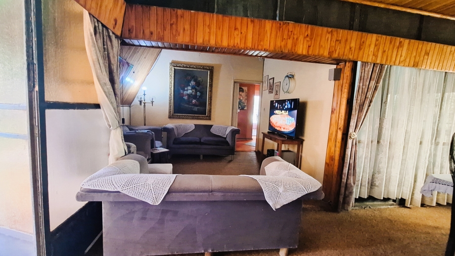 4 Bedroom Property for Sale in Theoville Gauteng