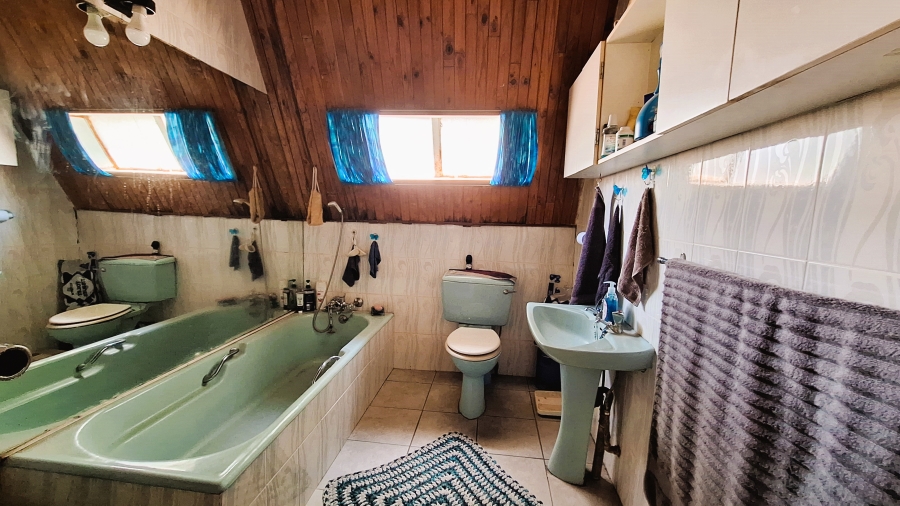 4 Bedroom Property for Sale in Theoville Gauteng