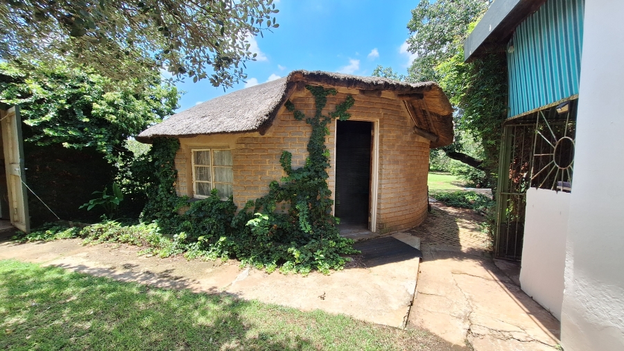 4 Bedroom Property for Sale in Theoville Gauteng