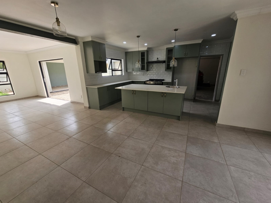 4 Bedroom Property for Sale in Brackenhurst Gauteng