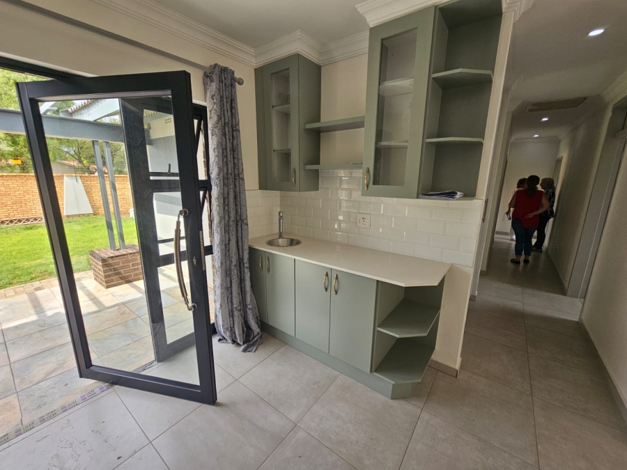 4 Bedroom Property for Sale in Brackenhurst Gauteng