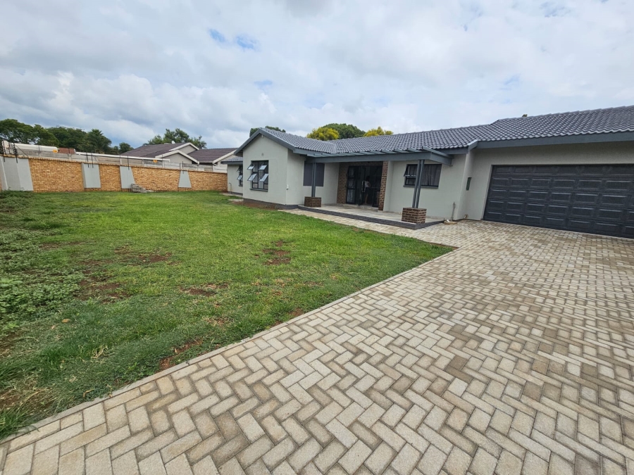 4 Bedroom Property for Sale in Brackenhurst Gauteng
