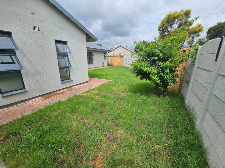 4 Bedroom Property for Sale in Brackenhurst Gauteng