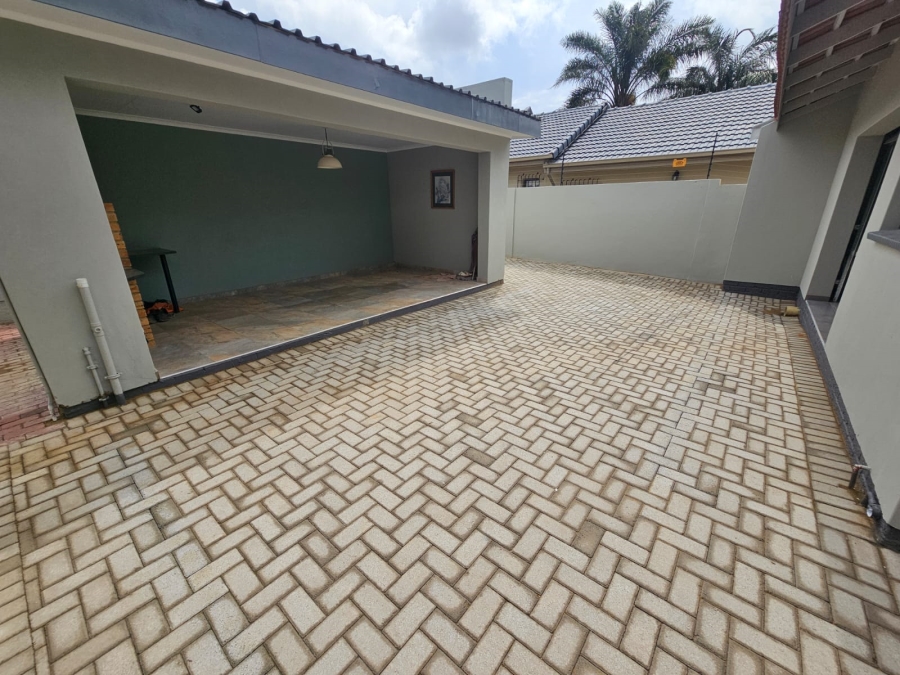 4 Bedroom Property for Sale in Brackenhurst Gauteng