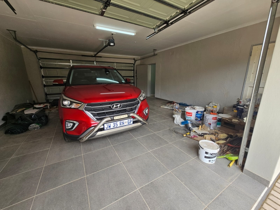 4 Bedroom Property for Sale in Brackenhurst Gauteng