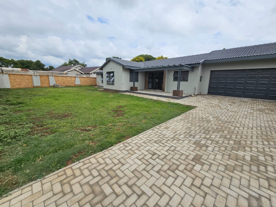 4 Bedroom Property for Sale in Brackenhurst Gauteng