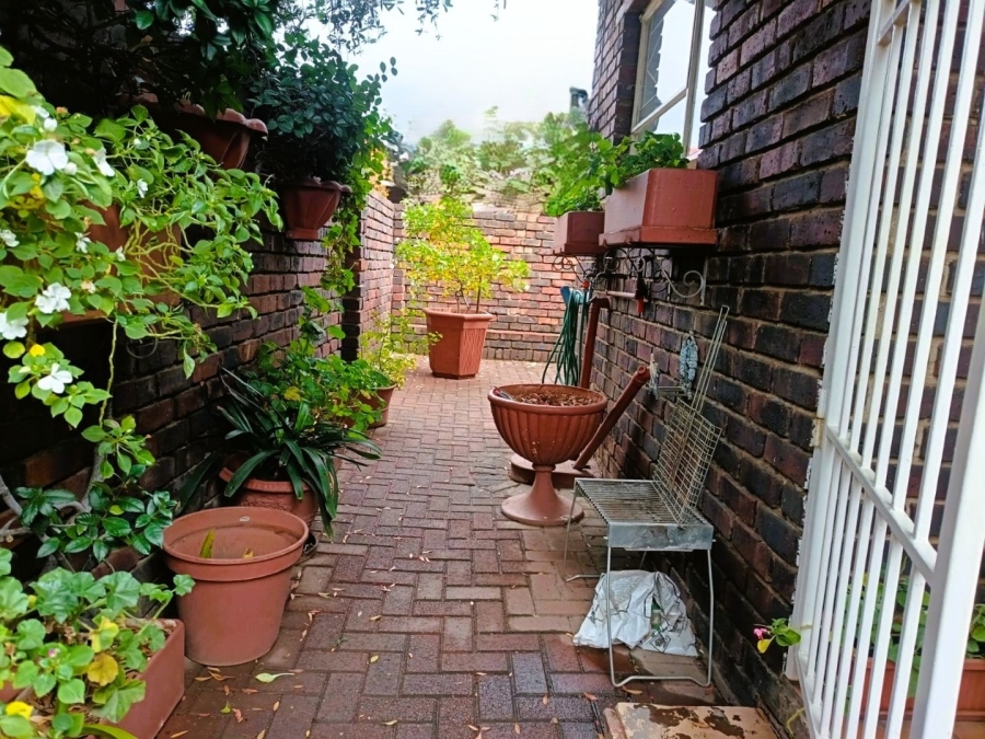 2 Bedroom Property for Sale in Three Rivers Gauteng