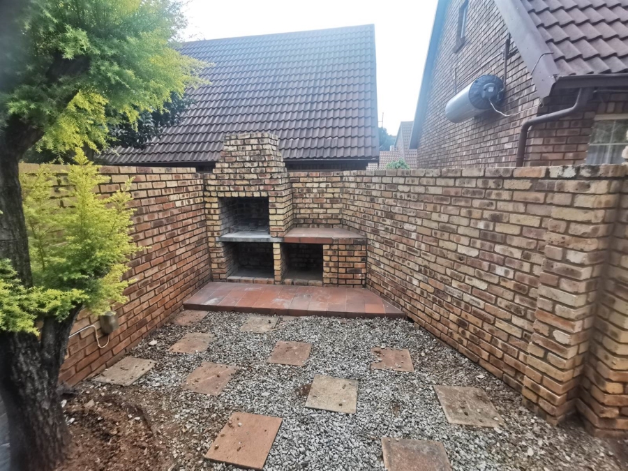 3 Bedroom Property for Sale in Zwartkop Gauteng