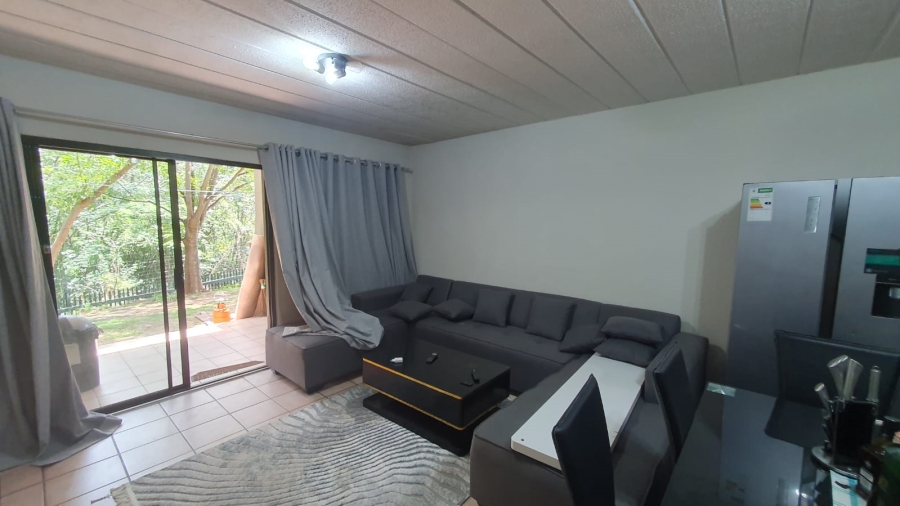 2 Bedroom Property for Sale in Maroeladal Gauteng