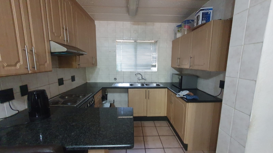 2 Bedroom Property for Sale in Maroeladal Gauteng