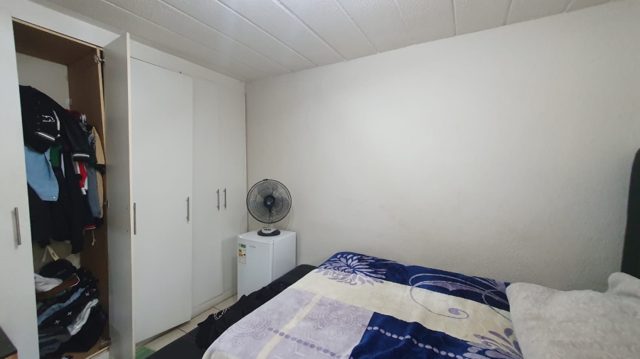 2 Bedroom Property for Sale in Maroeladal Gauteng