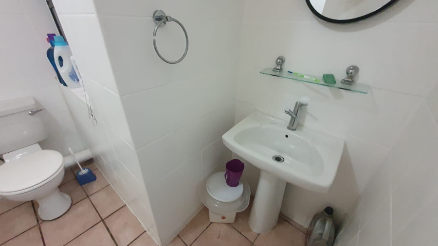 2 Bedroom Property for Sale in Maroeladal Gauteng